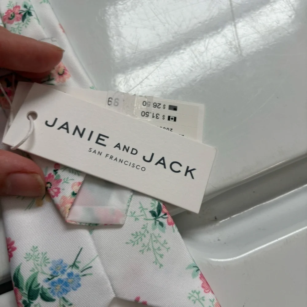 NWT Jack and Janie boys Velcro white floral tie 2t - 5